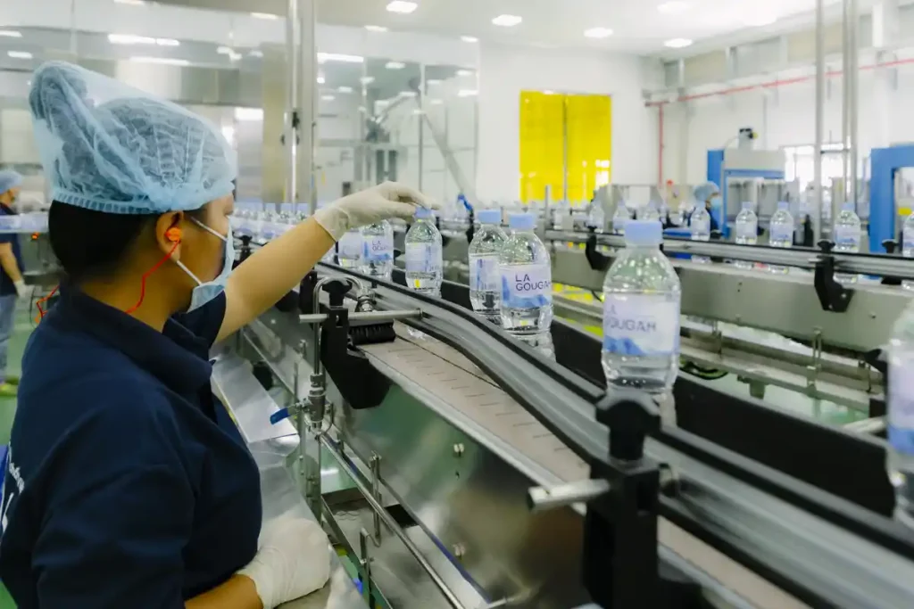 Hình ảnh tại nhà máy sản xuất nước uống đóng chai La Gougah 4